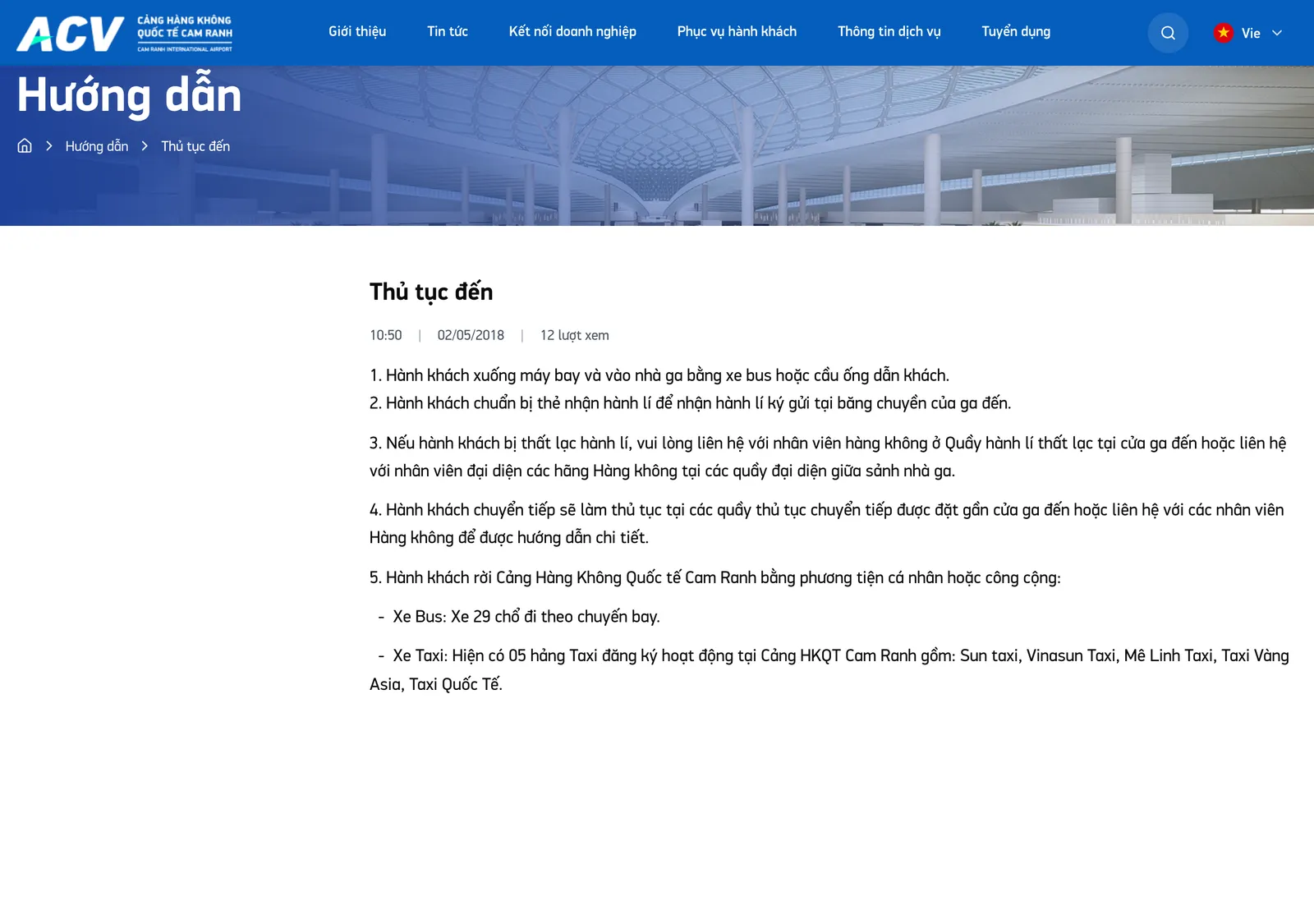 Arrival procedure page on the Cam Ranh airport operator website with a numbered list of steps after leaving the aircraft, plus bus and taxi options