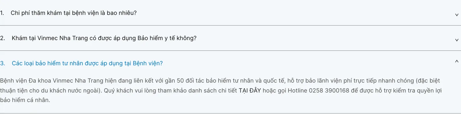 Hospital website FAQ list in Vietnamese with the private insurance question expanded to show its answer